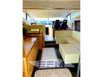 SUNSEEKER MANHATTAN 52