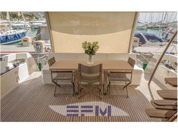PRESTIGE YACHTS 750