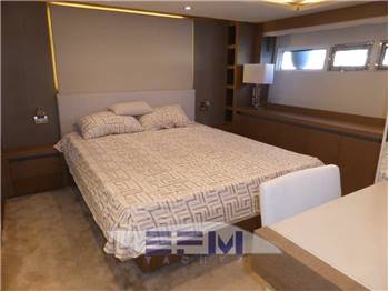 PRESTIGE YACHTS 750