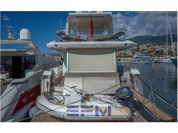 PRESTIGE YACHTS 750