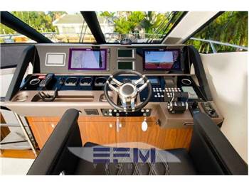 SUNSEEKER MANHATTAN 65