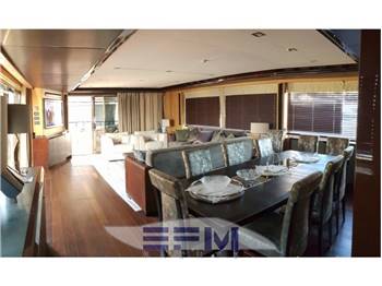 PRINCESS 32 M