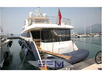 PRINCESS 32 M