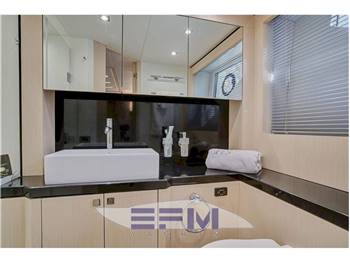SUNSEEKER 68 PREDATOR