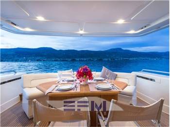 FERRETTI 730
