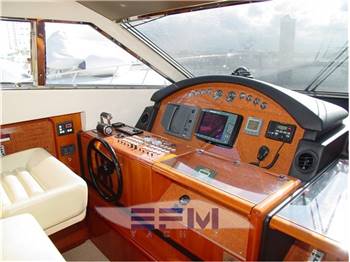FERRETTI 730