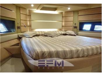 AZIMUT 60 FLY