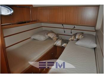 UNIESSE 48 HT