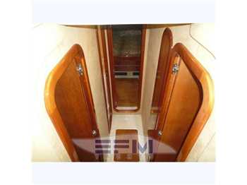 Ferretti 57