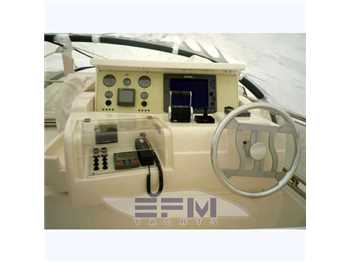 Ferretti 57