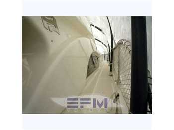 Ferretti 57