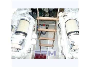 Ferretti 57