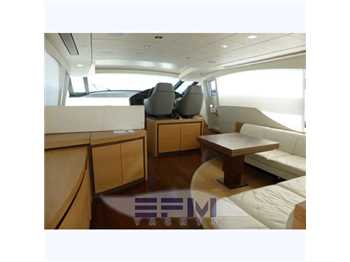 Pershing 72