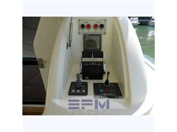 Ferretti 680