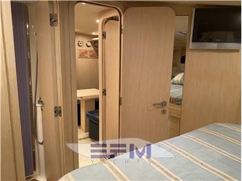 UNIESSE 48  OPEN