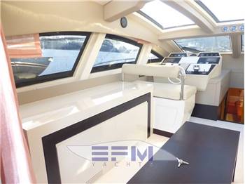 ITALIAN YACHTS JAGUAR 72