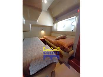 Ferretti Yachts 430