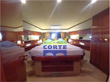 Ferretti Yachts 53