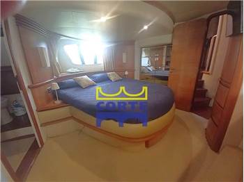 Azimut 62E