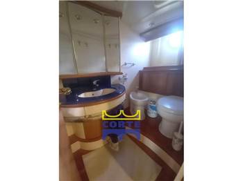 Azimut 62E