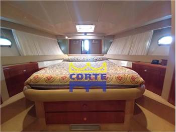 Ferretti Yachts 430