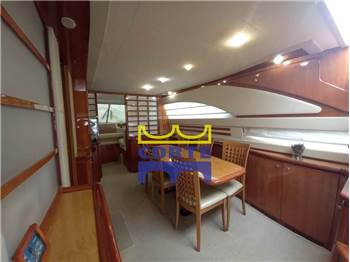 Ferretti Yachts 760