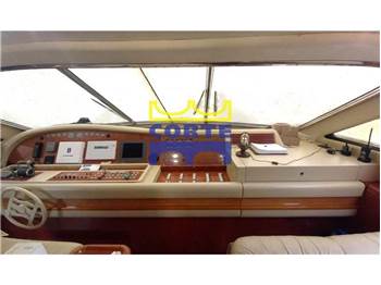 Ferretti Yachts 760