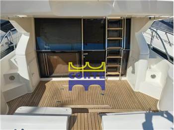 Ferretti Yachts 430
