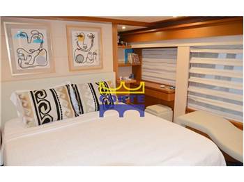 Ferretti Yachts 780