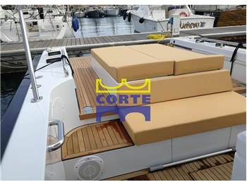 Multiplast Custom Tender 12