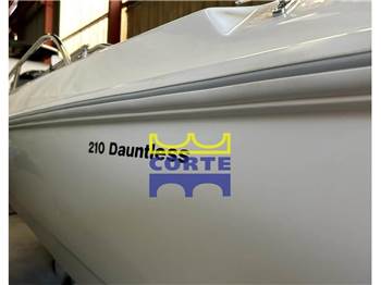Boston Whaler 210 Dauntless
