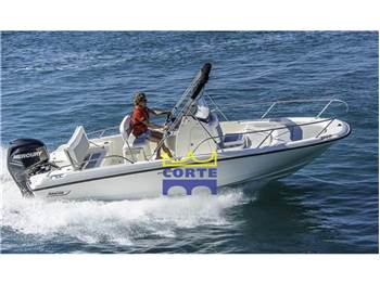 Boston Whaler 210 Dauntless