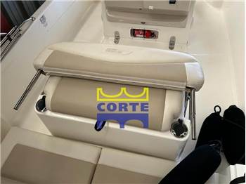 Boston Whaler 210 Dauntless