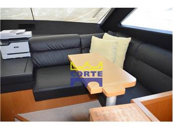 Ferretti Yachts 780