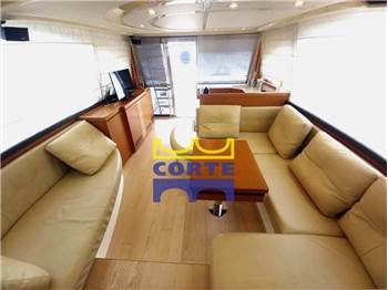 Ferretti Yachts 470