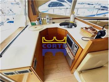 Ferretti Yachts 470