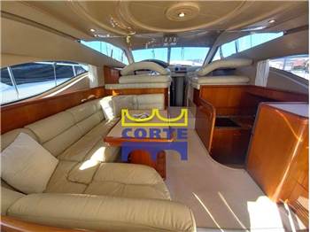Ferretti Yachts 430