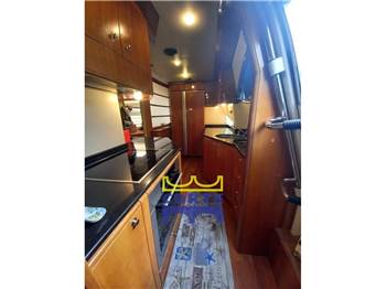 Ferretti Yachts 760