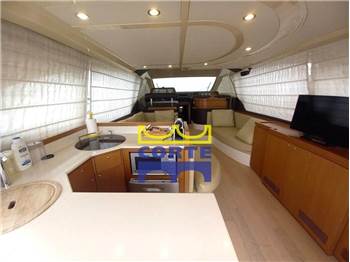 Ferretti Yachts 470