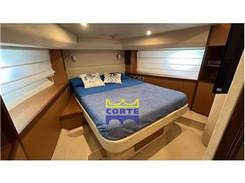Ferretti Yachts 630