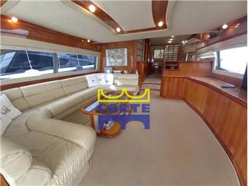 Ferretti Yachts 760