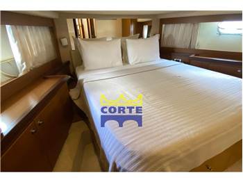Ferretti Yachts 681