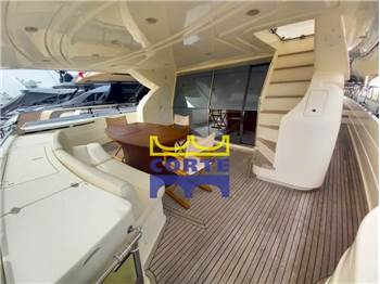 Ferretti Yachts 760