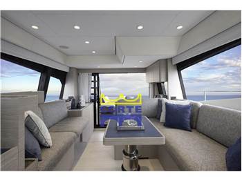 Ferretti Yachts 500