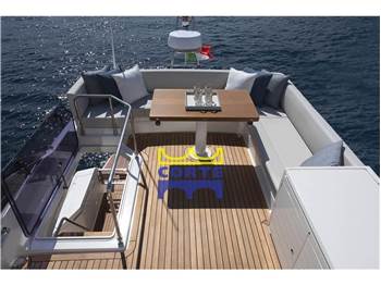 Ferretti Yachts 500