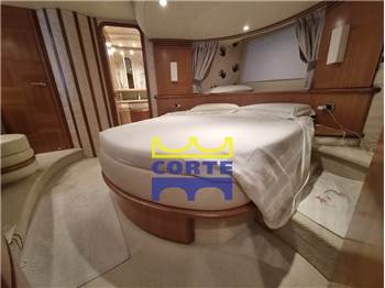 Azimut 62E