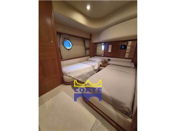 Azimut 62E