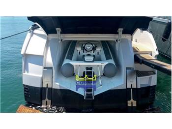 Pershing 5X