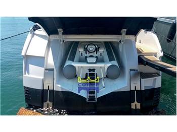 Pershing 5X