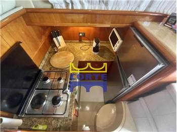 Ferretti Yachts 430